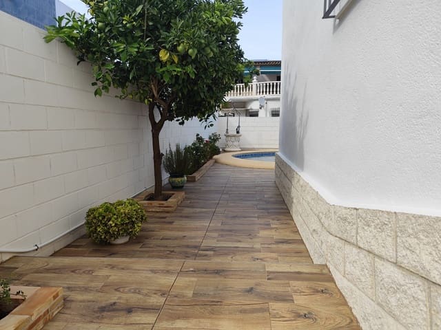 3 bedroom Villa for sale in Dénia with pool garage - € 465,000 (Ref: 9253659)