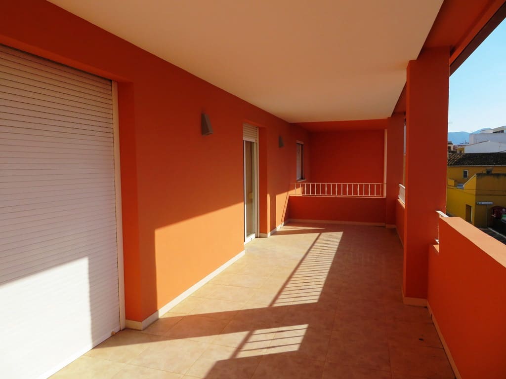 5 soveværelse Byhus til salg i Ondara med swimmingpool garage - € 415.000 (Ref: 9257666)