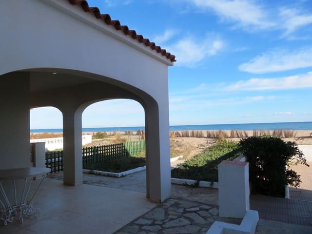 6 bedroom Villa for sale in Dénia with garage - € 790,000 (Ref: 9645472)
