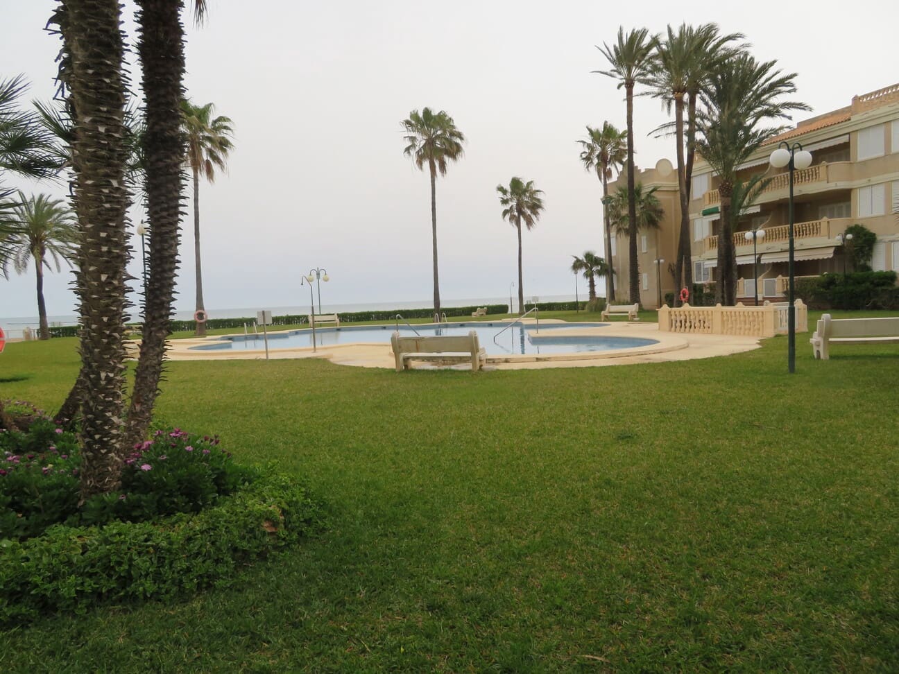 2 slaapkamer Strandappartement te koop in Denia met zwembad garage - € 489.000 (Ref: 9762344)