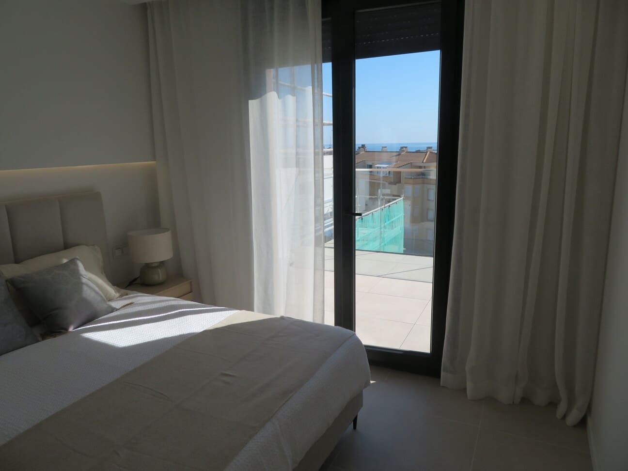 3 bedroom Beach Apartment for sale in Denia with pool garage - € 599,000 (Ref: 9787854)