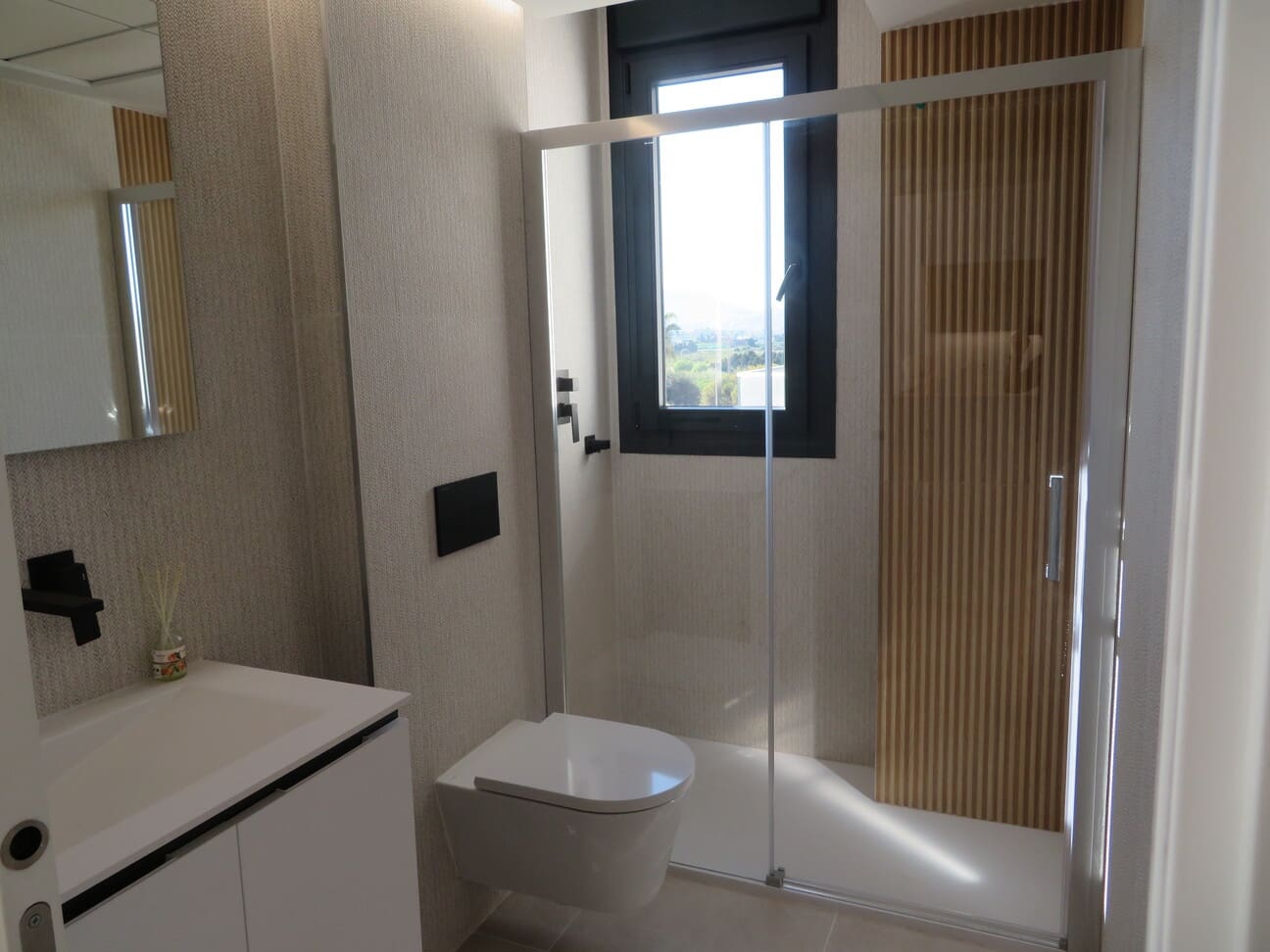 3 bedroom Beach Apartment for sale in Denia with pool garage - € 599,000 (Ref: 9787854)