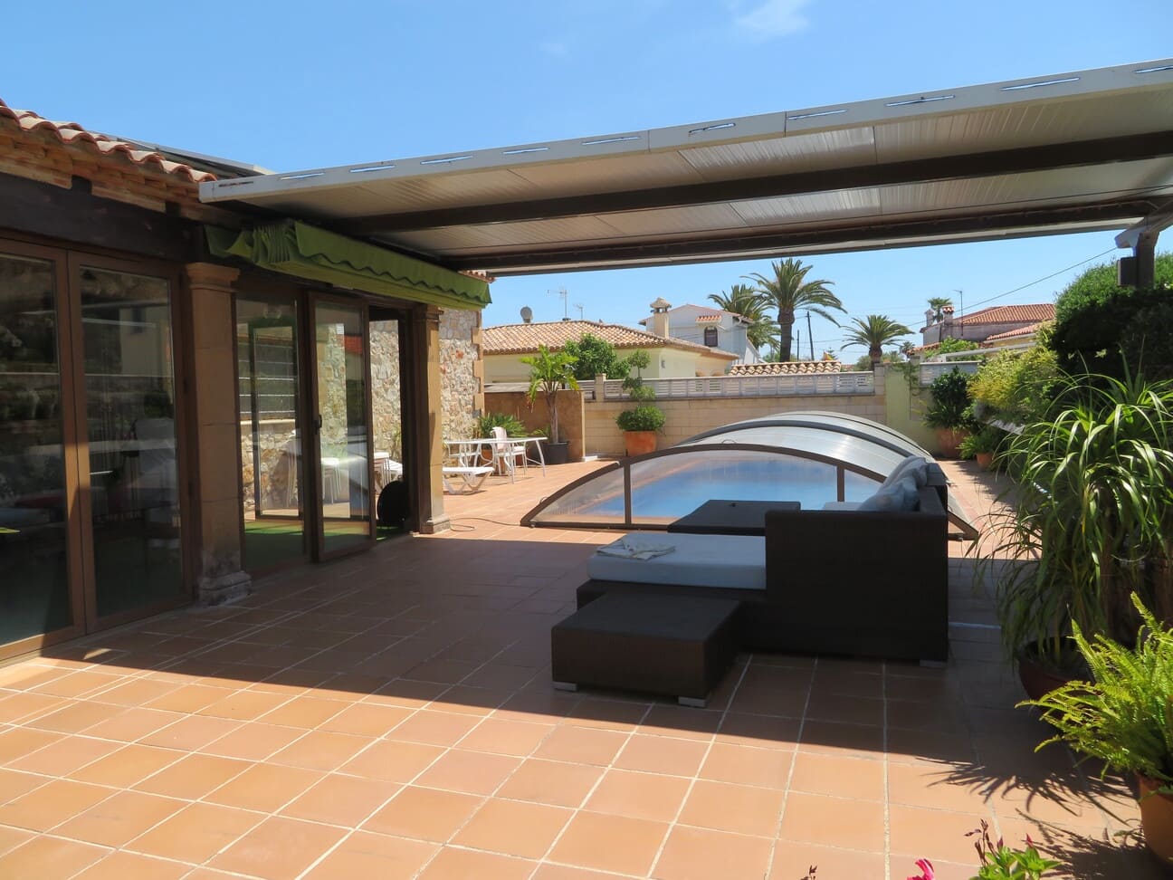 4 bedroom Villa for sale in Els Poblets with pool garage - € 1,050,000 (Ref: 9848217)