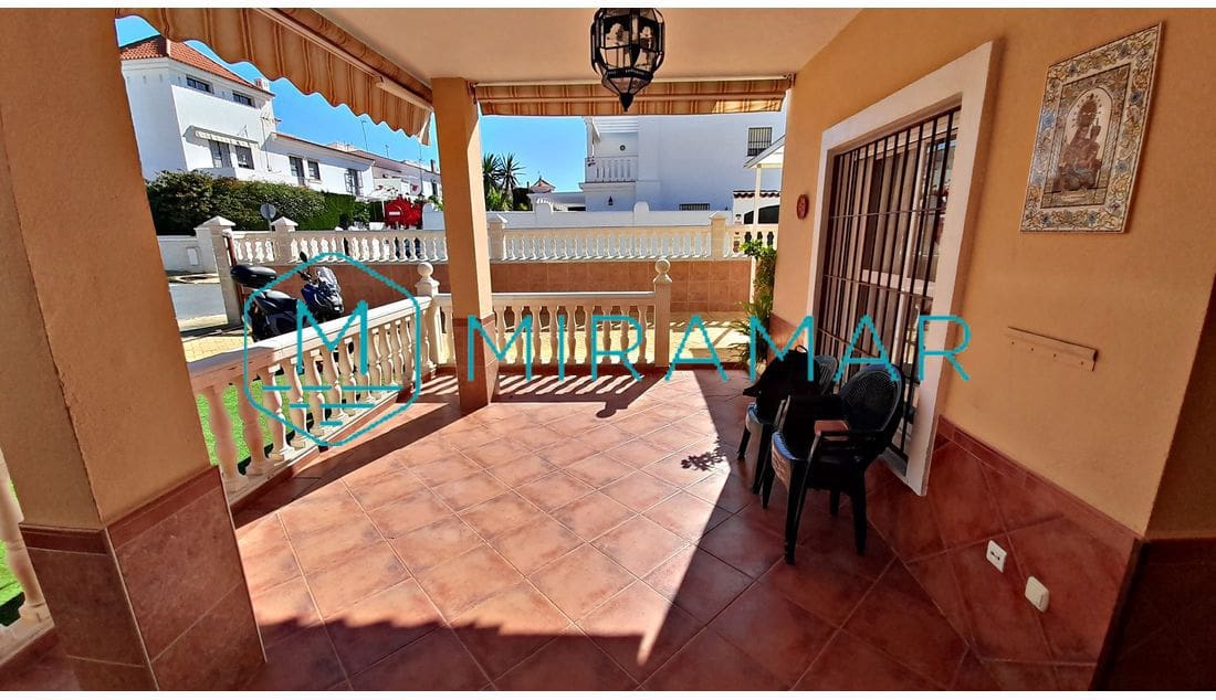 4 soveværelse Villa til salg i Isla Cristina med garage - € 498.995 (Ref: 8407698)