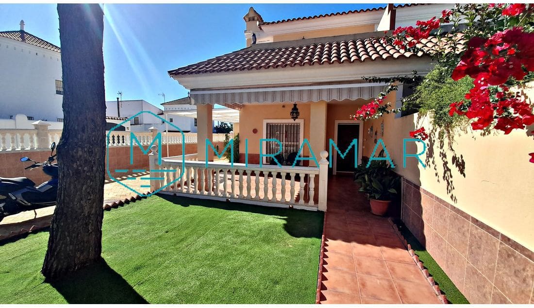 4 soveværelse Villa til salg i Isla Cristina med garage - € 498.995 (Ref: 8407698)