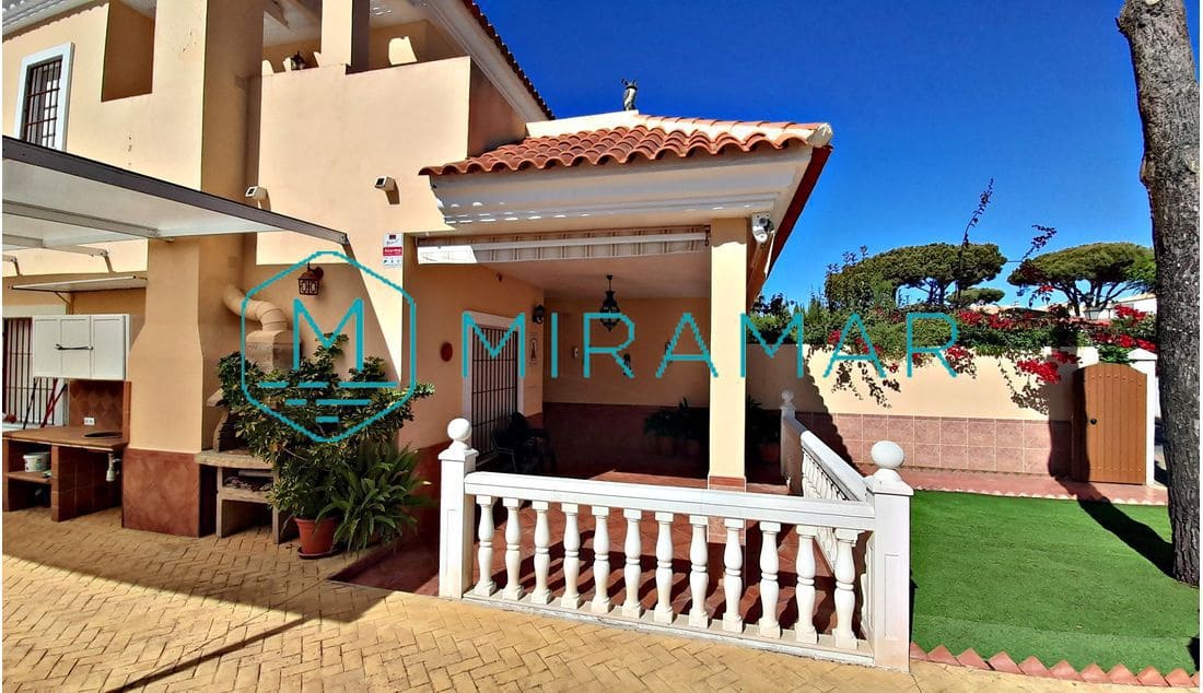 4 soveværelse Villa til salg i Isla Cristina med garage - € 498.995 (Ref: 8407698)