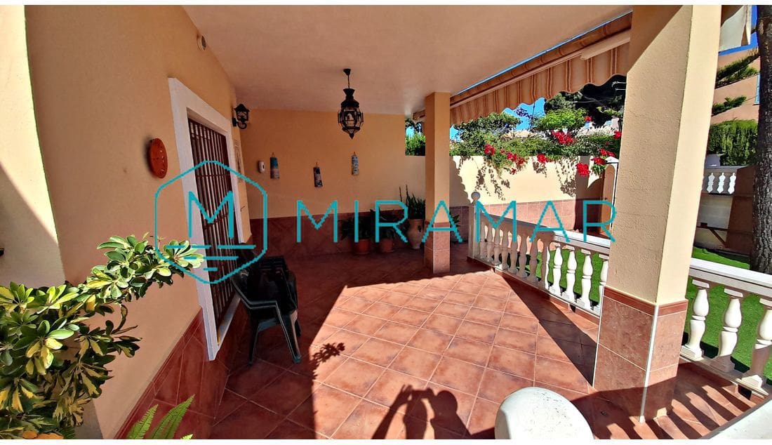 4 soveværelse Villa til salg i Isla Cristina med garage - € 498.995 (Ref: 8407698)