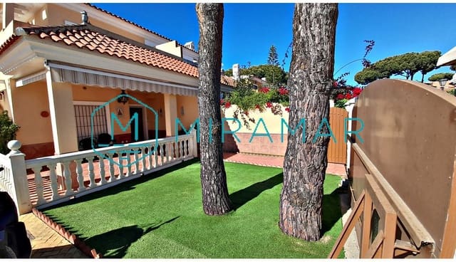 4 soveværelse Villa til salg i Isla Cristina med garage - € 498.995 (Ref: 8407698)