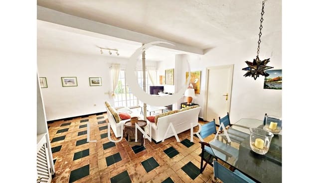 4 bedroom Villa for sale in Isla Cristina - € 495,000 (Ref: 8603577)