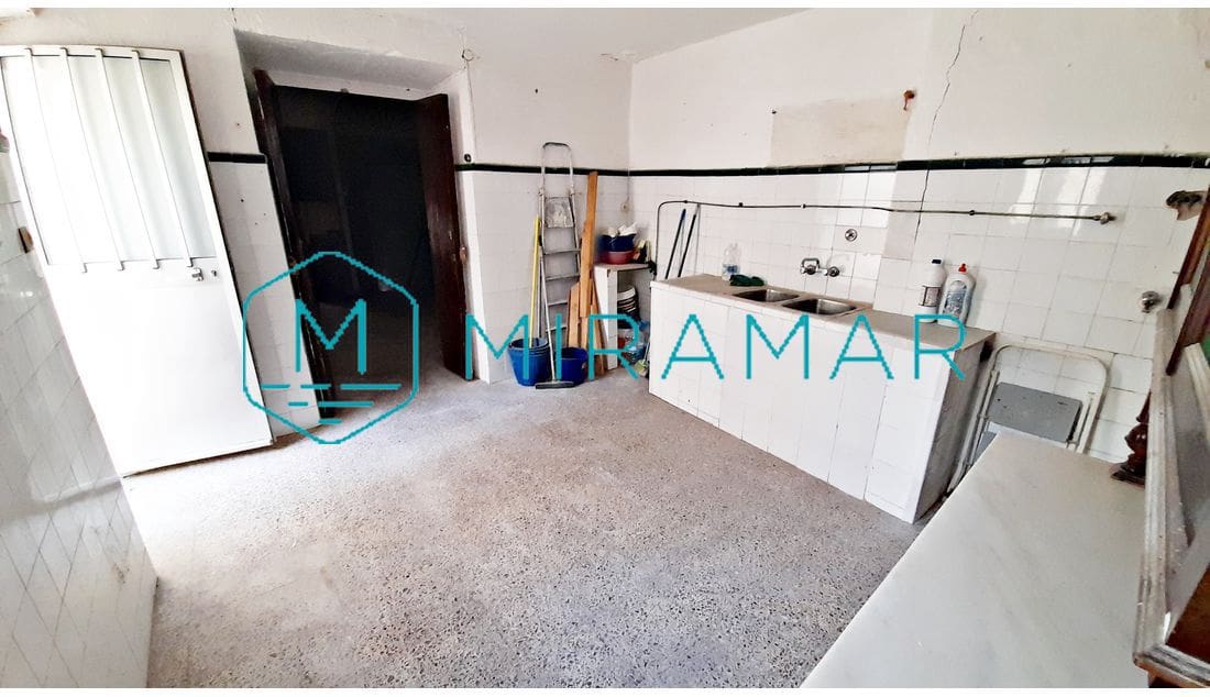 5 bedroom Townhouse for sale in Ayamonte - € 170,000 (Ref: 8603580)