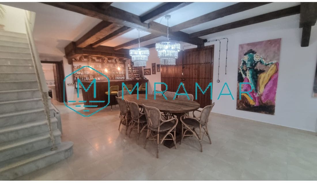 4 soverom Villa til salgs i Lepe - € 580 000 (Ref: 8747053)