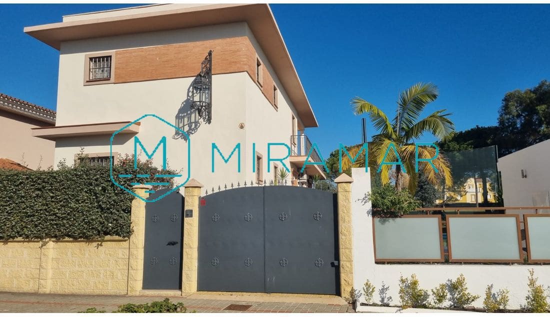 4 soverom Villa til salgs i Lepe - € 580 000 (Ref: 8747053)