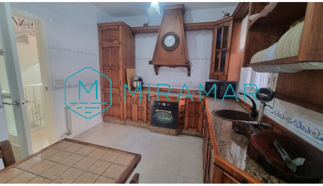 4 soverom Villa til salgs i Lepe - € 580 000 (Ref: 8747053)