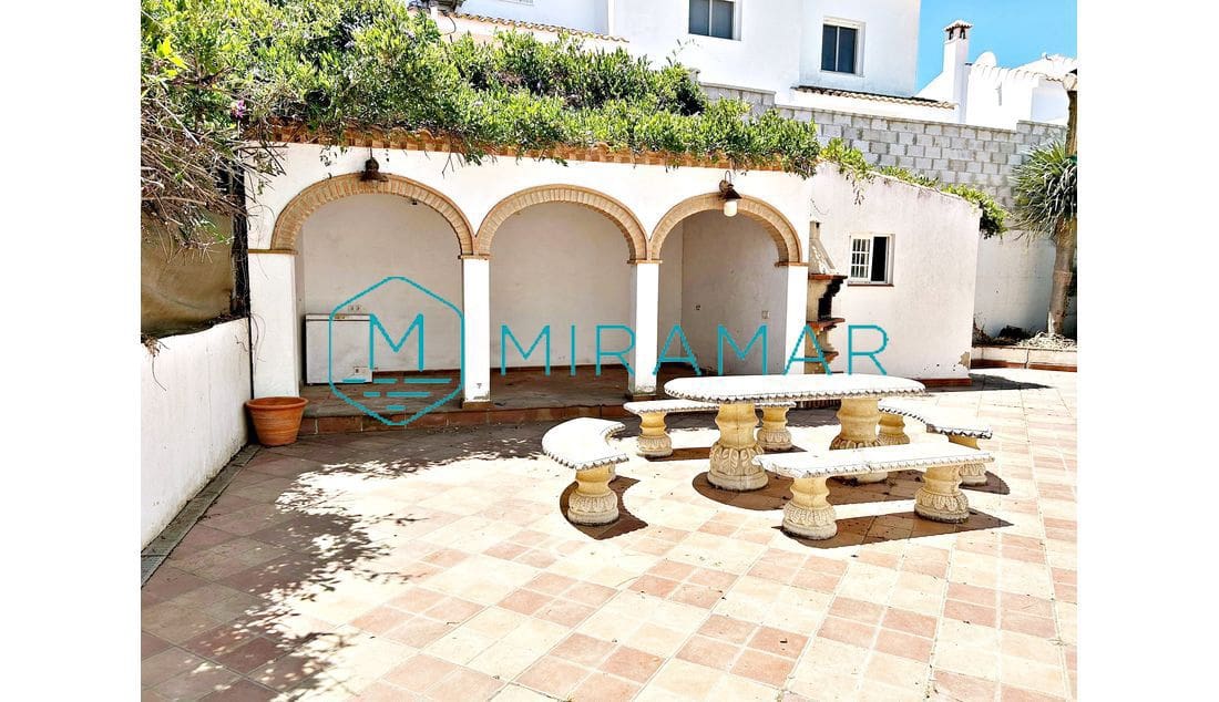 4 slaapkamer Villa te koop in Villablanca - € 168.000 (Ref: 9128685)