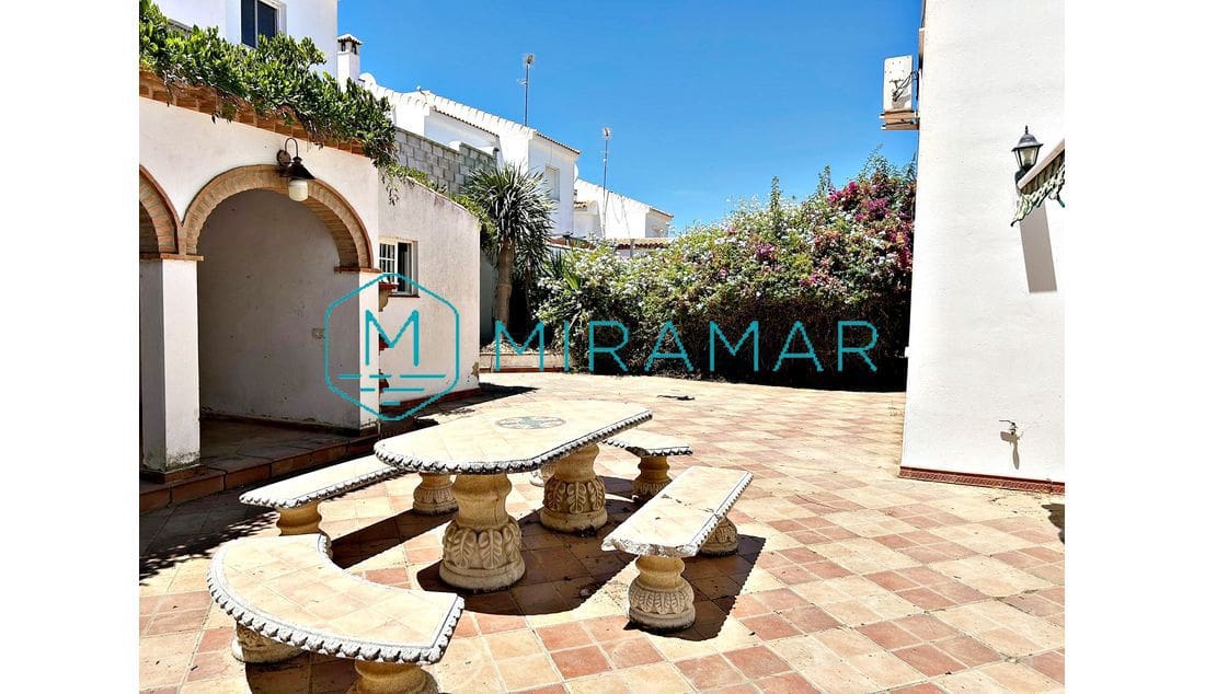 4 slaapkamer Villa te koop in Villablanca - € 168.000 (Ref: 9128685)