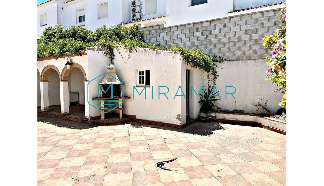 4 slaapkamer Villa te koop in Villablanca - € 168.000 (Ref: 9128685)