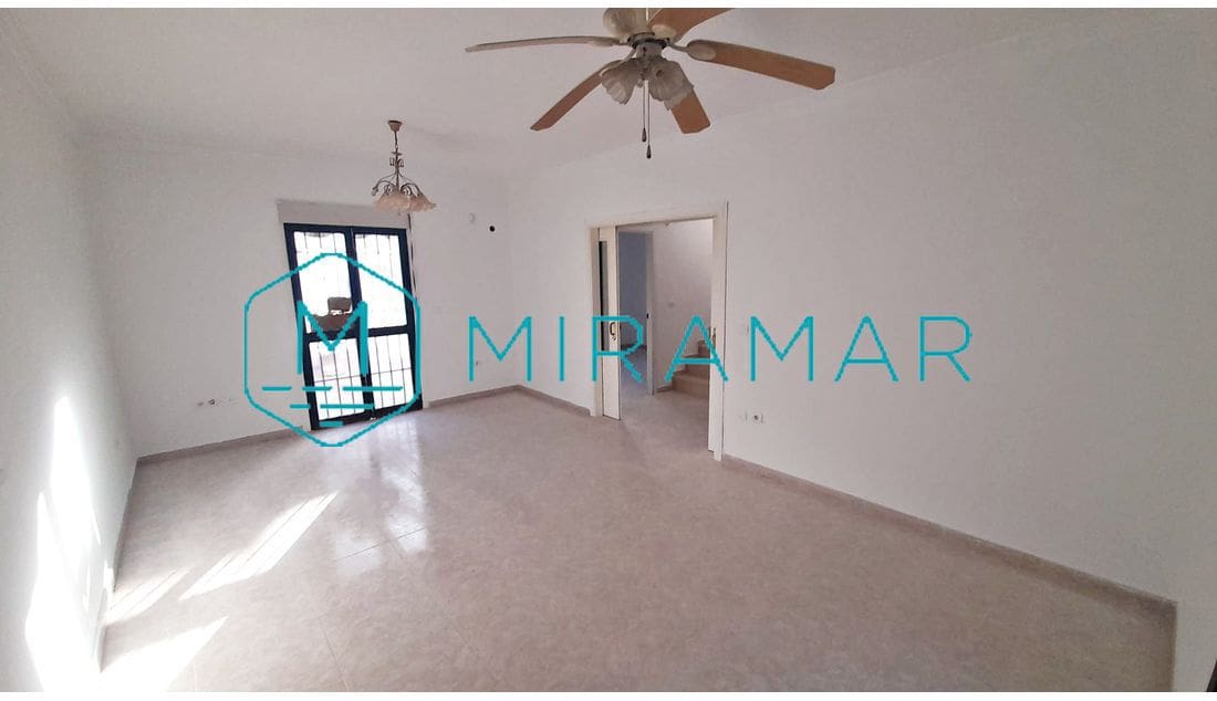 4 slaapkamer Villa te koop in Villablanca - € 168.000 (Ref: 9128685)