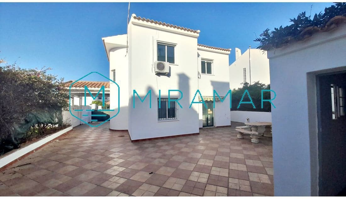 4 slaapkamer Villa te koop in Villablanca - € 168.000 (Ref: 9128685)