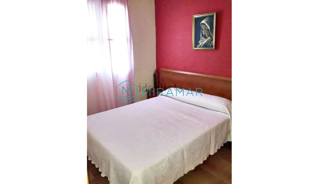 4 slaapkamer Rijtjeshuis te koop in Isla Cristina met garage - € 220.000 (Ref: 9251927)