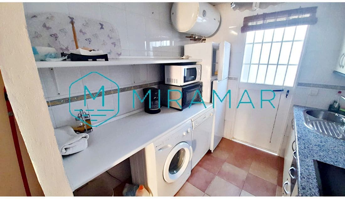 4 slaapkamer Rijtjeshuis te koop in Isla Cristina met garage - € 220.000 (Ref: 9251927)