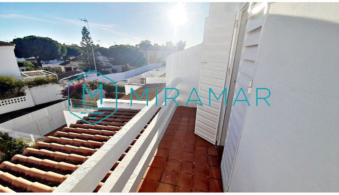 4 slaapkamer Rijtjeshuis te koop in Isla Cristina met garage - € 220.000 (Ref: 9251927)