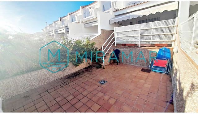 4 slaapkamer Rijtjeshuis te koop in Isla Cristina met garage - € 220.000 (Ref: 9251927)