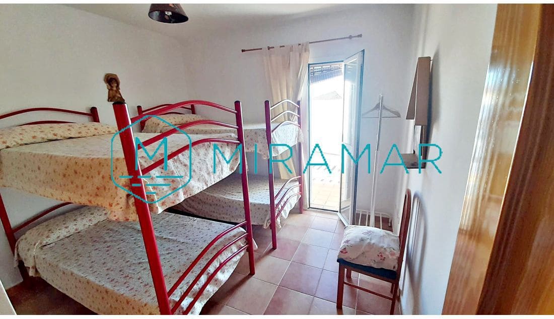 4 slaapkamer Rijtjeshuis te koop in Isla Cristina met garage - € 220.000 (Ref: 9251927)