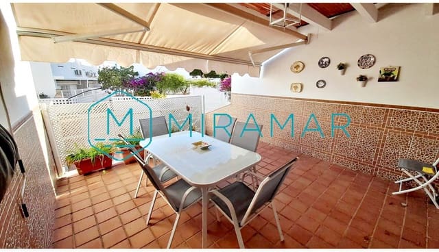 4 slaapkamer Rijtjeshuis te koop in Isla Cristina met garage - € 220.000 (Ref: 9251927)