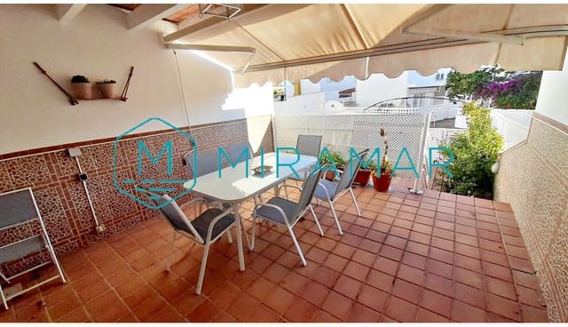 4 slaapkamer Rijtjeshuis te koop in Isla Cristina met garage - € 220.000 (Ref: 9251927)