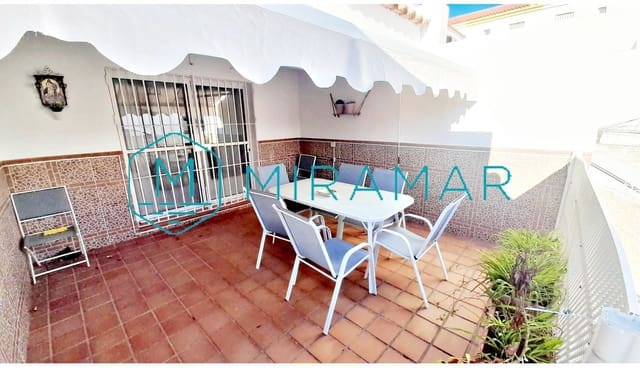 4 slaapkamer Rijtjeshuis te koop in Isla Cristina met garage - € 220.000 (Ref: 9251927)