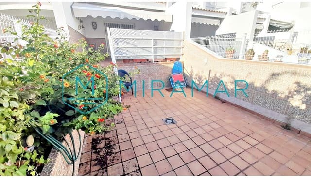 4 slaapkamer Rijtjeshuis te koop in Isla Cristina met garage - € 220.000 (Ref: 9251927)