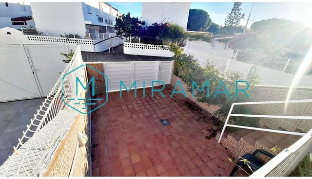 4 slaapkamer Rijtjeshuis te koop in Isla Cristina met garage - € 220.000 (Ref: 9251927)