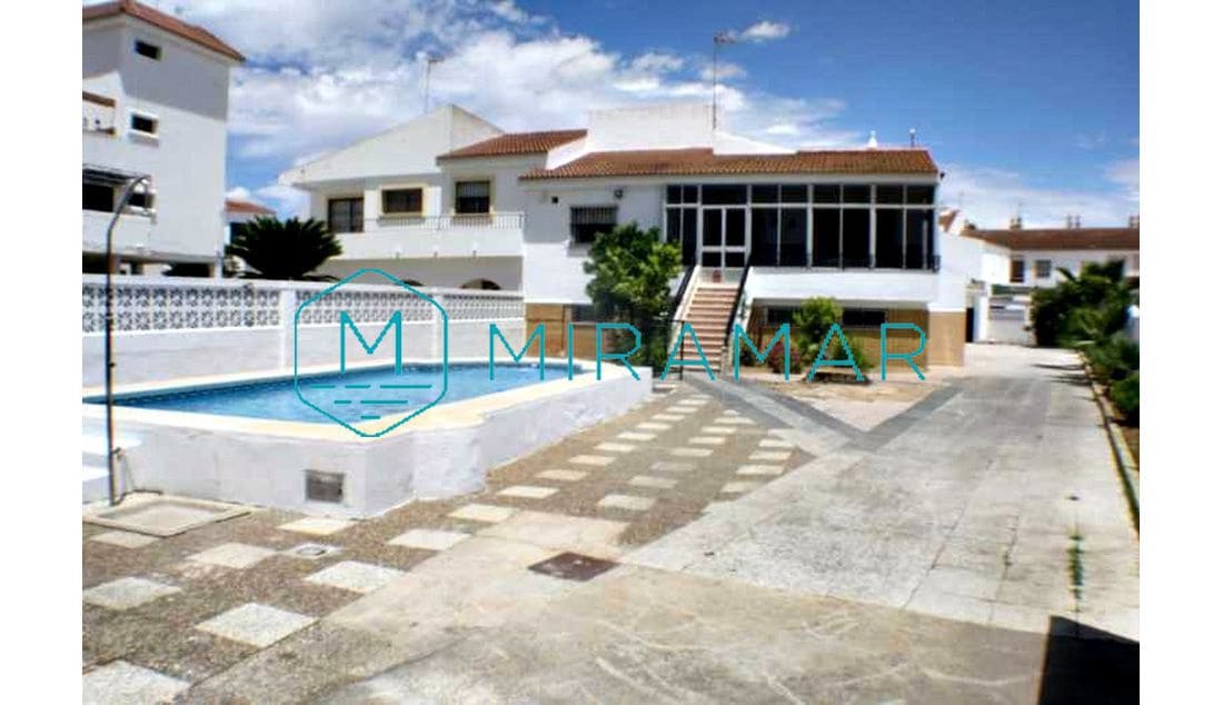 7 bedroom Villa for sale in La Antilla - € 525,000 (Ref: 9255497)