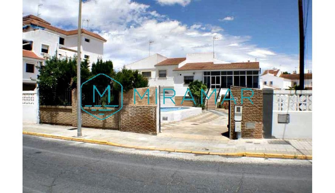 7 bedroom Villa for sale in La Antilla - € 525,000 (Ref: 9255497)