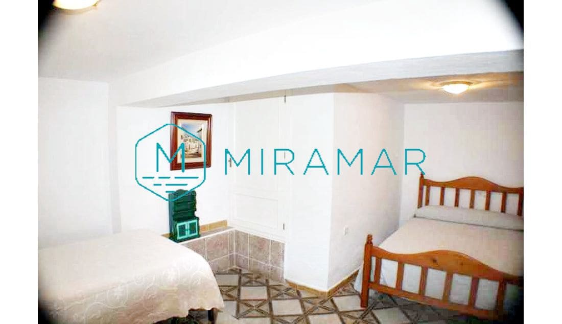 7 bedroom Villa for sale in La Antilla - € 525,000 (Ref: 9255497)