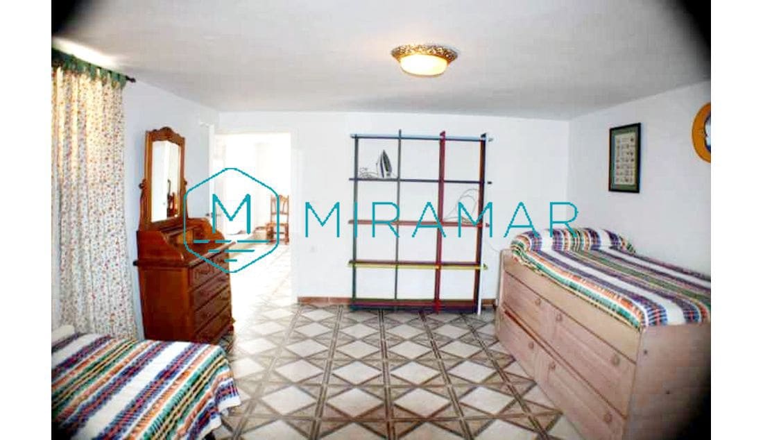 7 bedroom Villa for sale in La Antilla - € 525,000 (Ref: 9255497)