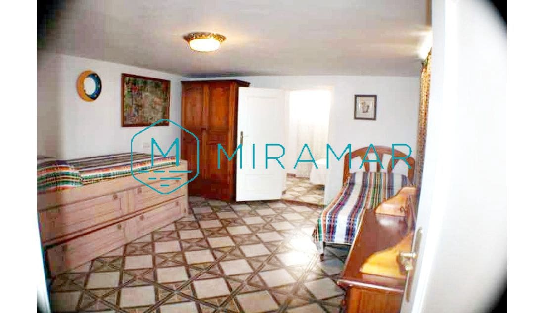 7 bedroom Villa for sale in La Antilla - € 525,000 (Ref: 9255497)