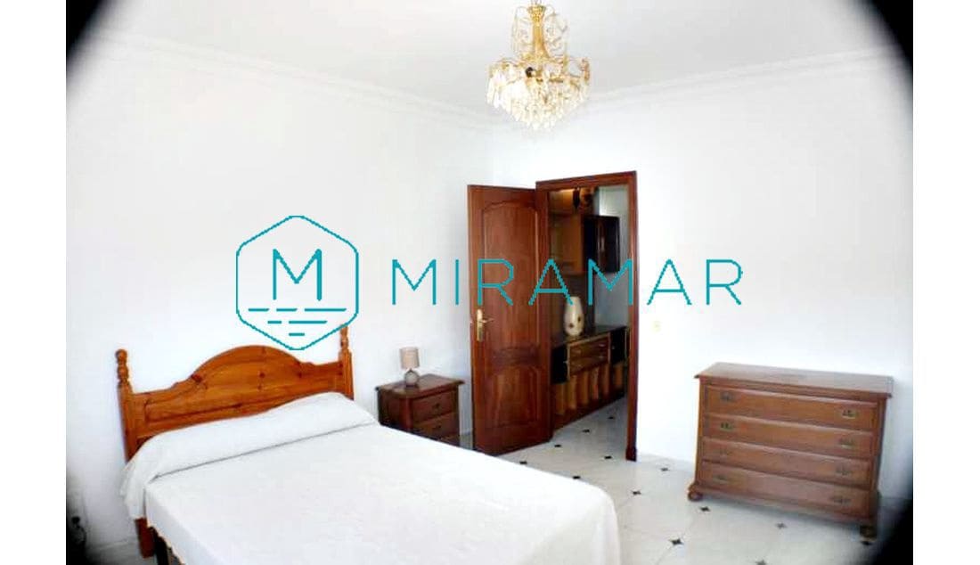 7 bedroom Villa for sale in La Antilla - € 525,000 (Ref: 9255497)