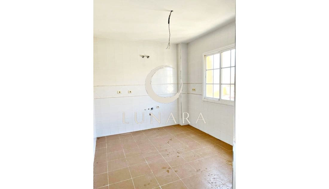 3 bedroom Apartment for sale in Ayamonte - € 195,000 (Ref: 9335475)