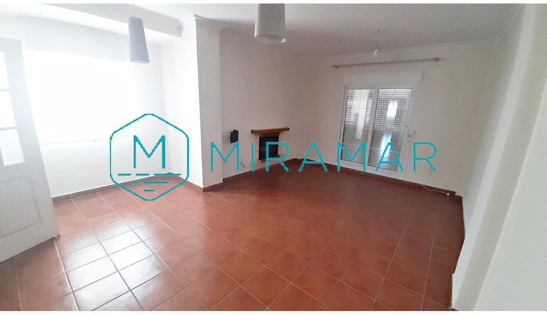 4 slaapkamer Halfvrijstaande villa te koop in Ayamonte met garage - € 265.000 (Ref: 9362829)