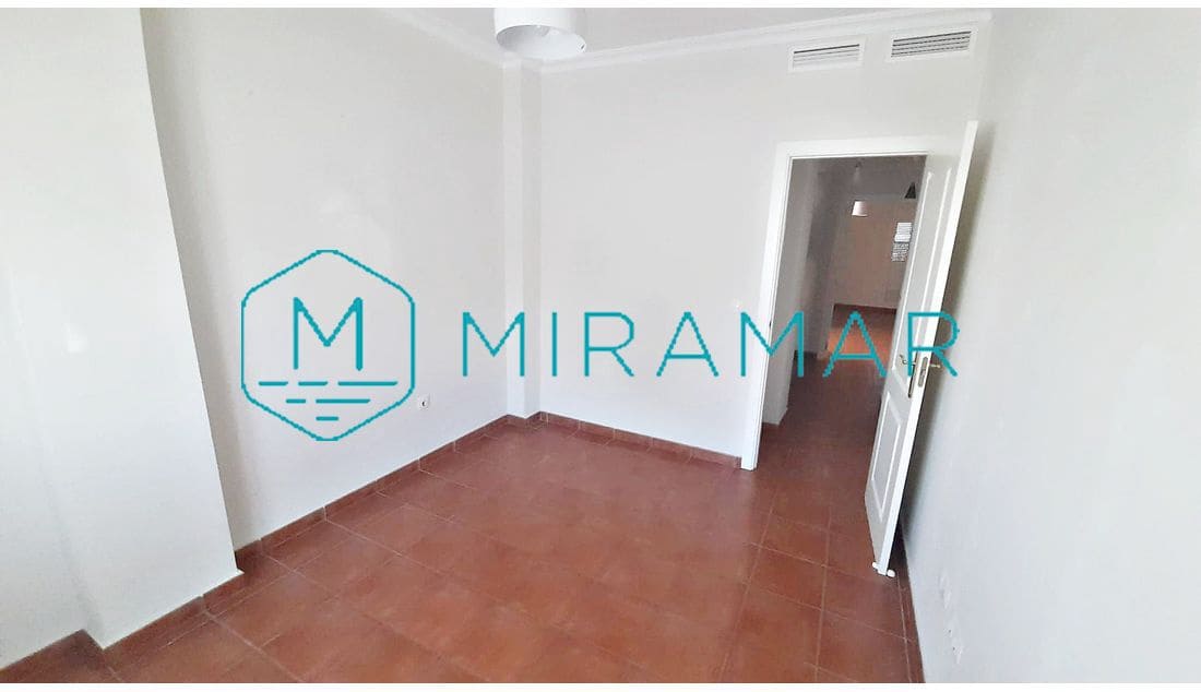 4 slaapkamer Halfvrijstaande villa te koop in Ayamonte met garage - € 265.000 (Ref: 9362829)