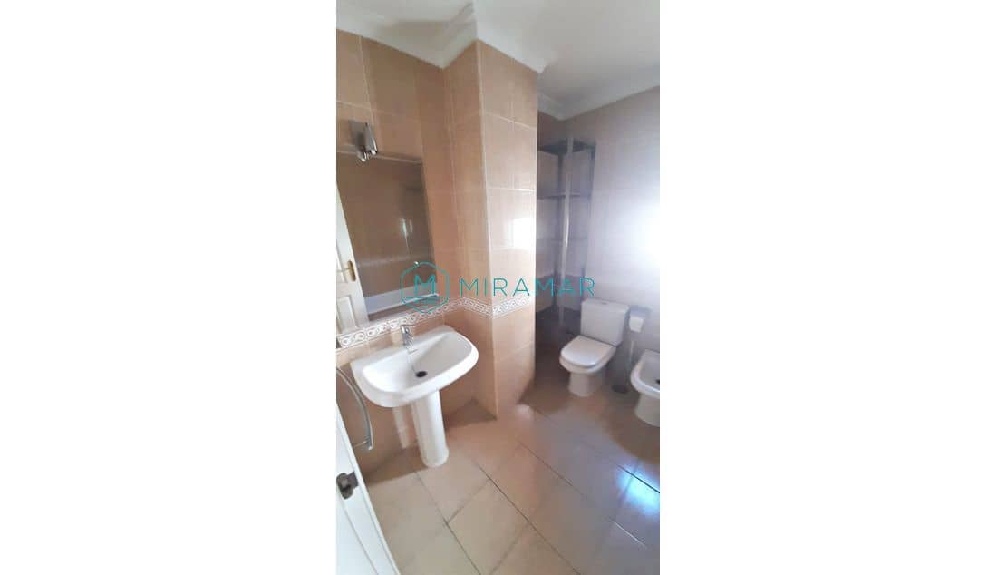 4 slaapkamer Halfvrijstaande villa te koop in Ayamonte met garage - € 265.000 (Ref: 9362829)