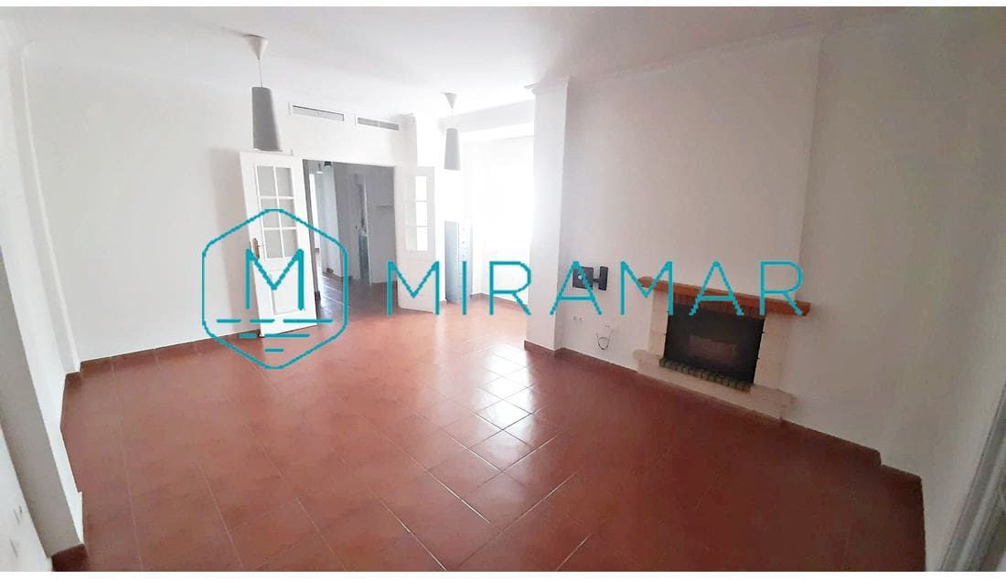 4 slaapkamer Halfvrijstaande villa te koop in Ayamonte met garage - € 265.000 (Ref: 9362829)