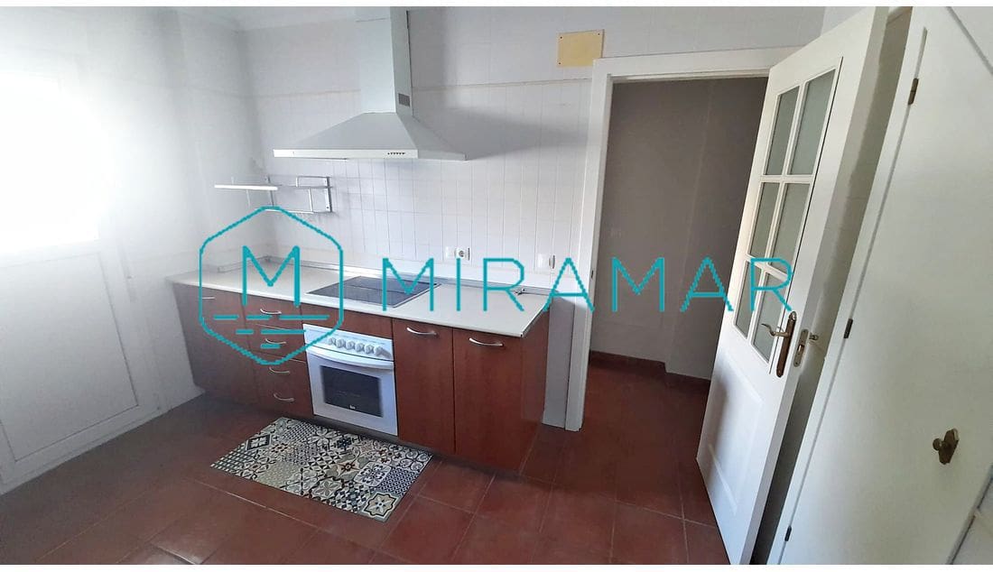 4 slaapkamer Halfvrijstaande villa te koop in Ayamonte met garage - € 265.000 (Ref: 9362829)