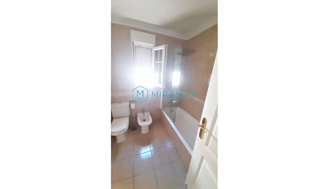 4 slaapkamer Halfvrijstaande villa te koop in Ayamonte met garage - € 265.000 (Ref: 9362829)