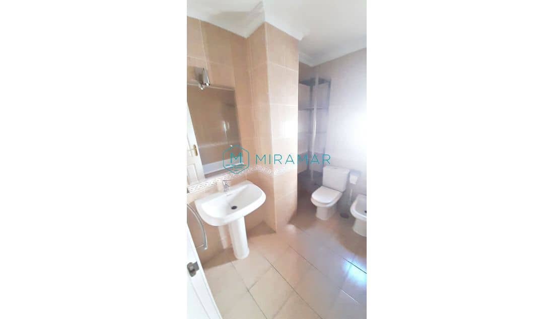 4 slaapkamer Halfvrijstaande villa te koop in Ayamonte met garage - € 265.000 (Ref: 9362829)