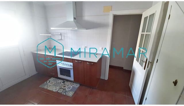 4 slaapkamer Halfvrijstaande villa te koop in Ayamonte met garage - € 265.000 (Ref: 9362829)