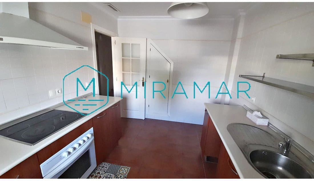 4 slaapkamer Halfvrijstaande villa te koop in Ayamonte met garage - € 265.000 (Ref: 9362829)