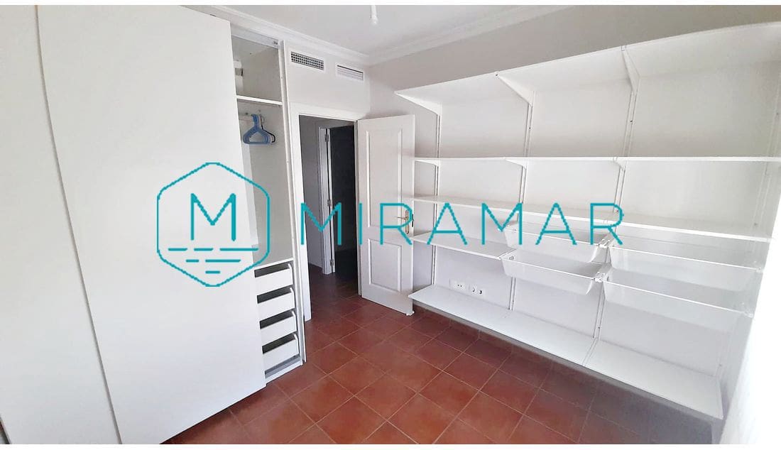 4 slaapkamer Halfvrijstaande villa te koop in Ayamonte met garage - € 265.000 (Ref: 9362829)