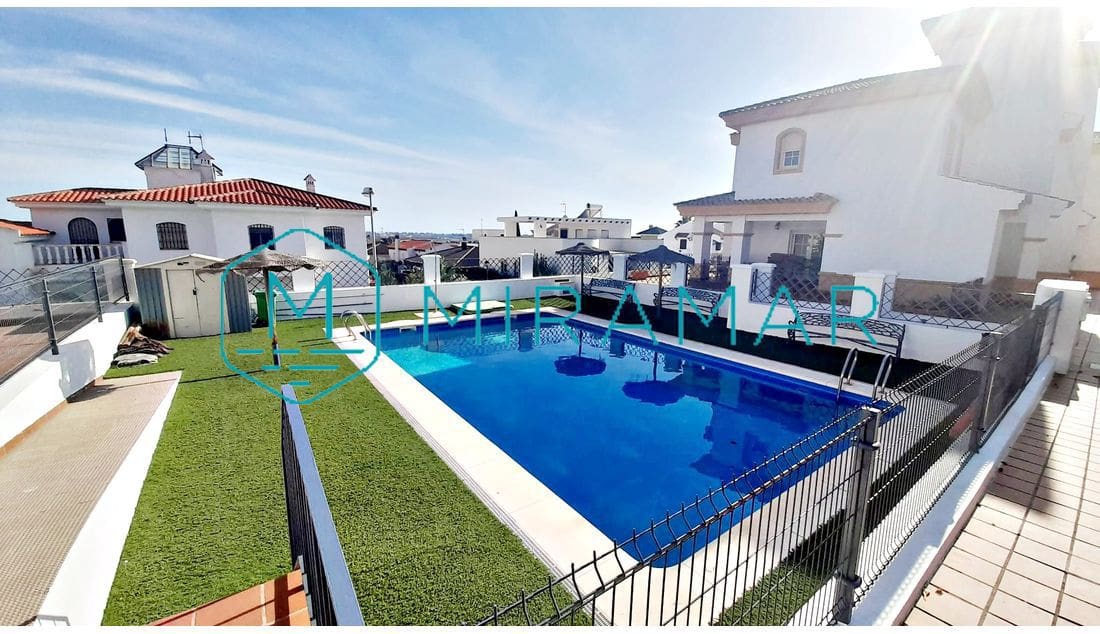4 slaapkamer Halfvrijstaande villa te koop in Ayamonte met garage - € 265.000 (Ref: 9362829)